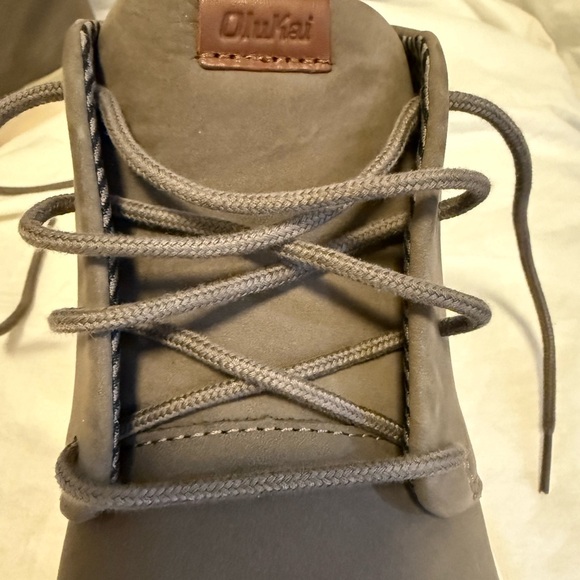 NWOT.   Olukai Papaku Mens leather chukka boots.  Size 12 - Picture 4 of 11